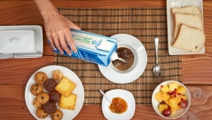 Açıkta satılan gıdalar virüs taşıyıcısı olabilir.