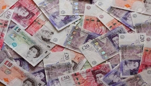 Sterlin, Brexit müzakereleri nedeniyle geriledi! İşte detaylar...