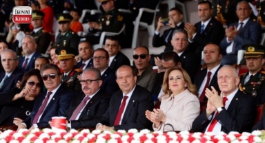 Cumhurbaşkanı Ersin Tatar, KKTC’nin 39. kuruluş yıl dönümü dolayısıyla Dr. Fazıl Küçük Bulvarı’nda düzenlenen resmi geçit törenine katıldı! İşte detaylar...