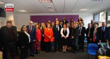 Cumhurbaşkanı Tatar Londra’da Türk okulunu ziyaret etti! İşte detaylar...