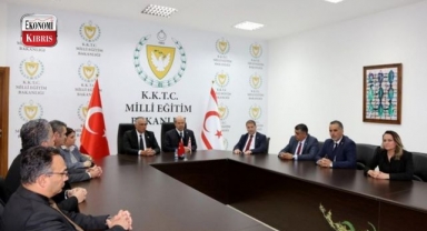 Cumhurbaşkanı Ersin Tatar, Milli Eğitim Bakanlığı’nı ziyaret etti! İşte detaylar...