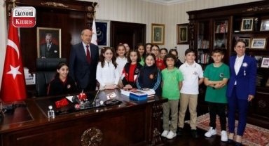 Cumhurbaşkanı Ersin Tatar, “Kendinizi geliştirip Atatürk’ün söylemlerini okumanızı tavsiye ederim”! İşte detaylar...