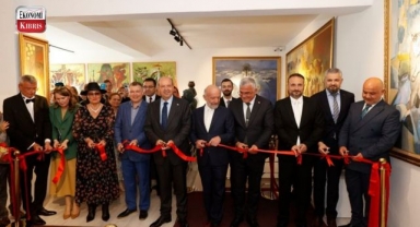Cumhurbaşkanı Ersin Tatar, YDÜ Kıbrıs Modern Sanat Müzesi’nde düzenlenen Tataristan Kültür ve Tarihi Sanat Sergisi’nin açılışını gerçekleştirdi! İşte detaylar...