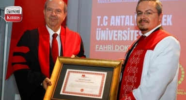Cumhurbaşkanı Ersin Tatar’a Belek Üniversitesi’nde “Fahri Doktora” unvanı takdim edildi! İşte detaylar...