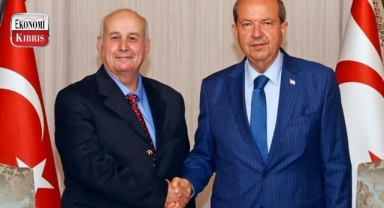 Cumhurbaşkanı Ersin Tatar, Milli Mücadele Vakfı Başkanı Aziz Gülbahar ve vakıf yönetimini kabul etti! İşte detaylar...