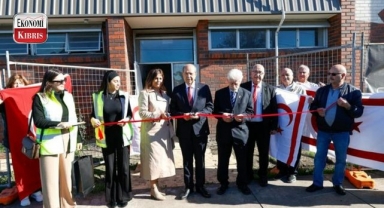 Cumhurbaşkanı Ersin Tatar, Victoria'da yenilenen Kuzey Kıbrıs Türk Toplum Merkezi binasının sembolik açılışına katıldı! İşte detaylar...