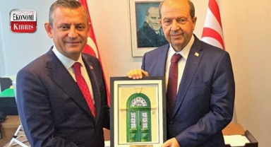 Cumhurbaşkanı Ersin Tatar, New York’ta CHP Genel Başkanı Özgür Özel’i kabul etti! İşte detaylar...