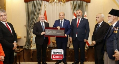 Cumhurbaşkanı Ersin Tatar Çorum Belediye Başkanını ve beraberindeki heyeti kabul etti! İşte detaylar...